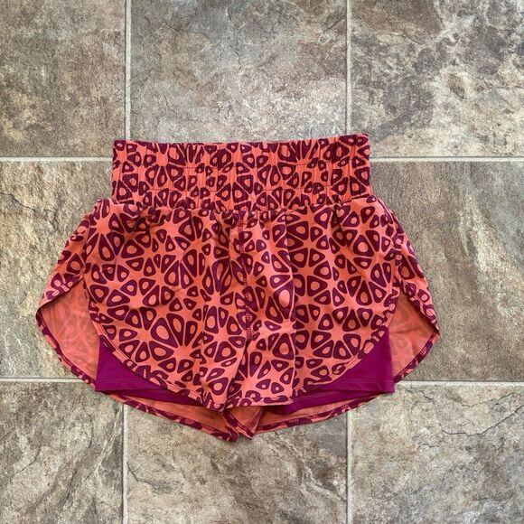 Vitality x Cosmopolitan Vista Shorts Wildberry Size Small - Picture 3 of 10